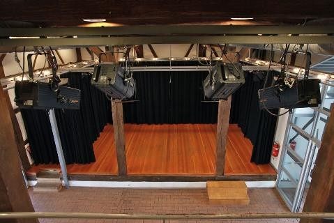 Zehntscheuer Bühne Blick auf die Bühne in der Zehntscheuer