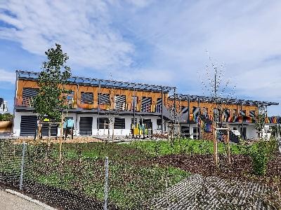 Ein Kindergarten von außen betrachtet